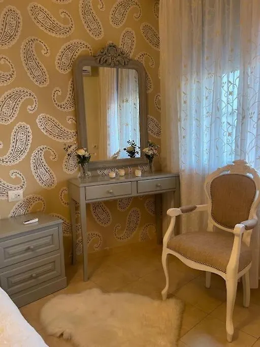 Stylish Central Apartment Τίρανα